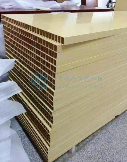 PVC中空木塑门板生产线