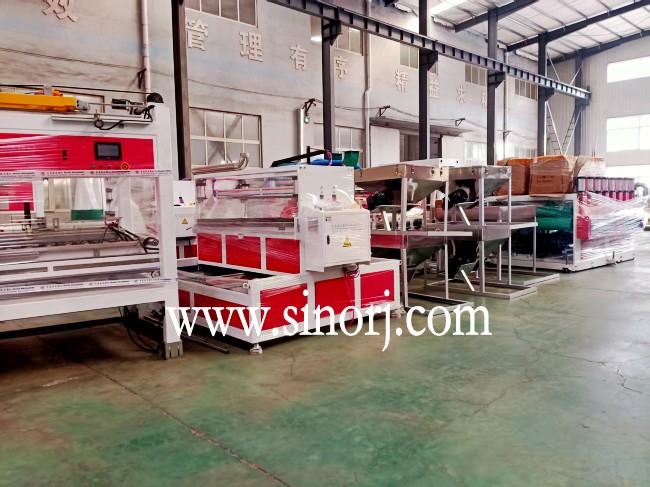 为中东客户装载10个集装箱