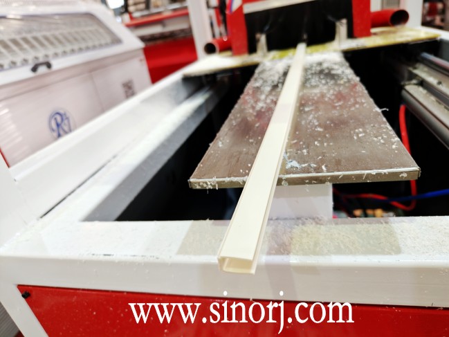 PVC门窗型材生产线工厂试机中